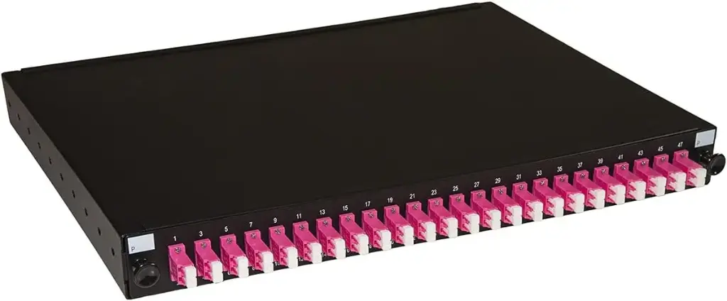 [LK24LC4] Pannello Fibra Ottica con adattatori LC Duplex OM4 Design Estraibile e inclinabile Dimensioni 43x28x4,2 cm unità 1 per Armadio Rack 19 Pollici